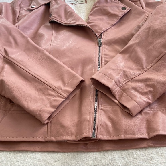 Sebby Collection Faux Fur/Leather Moto Jacket - Picture 9 of 14